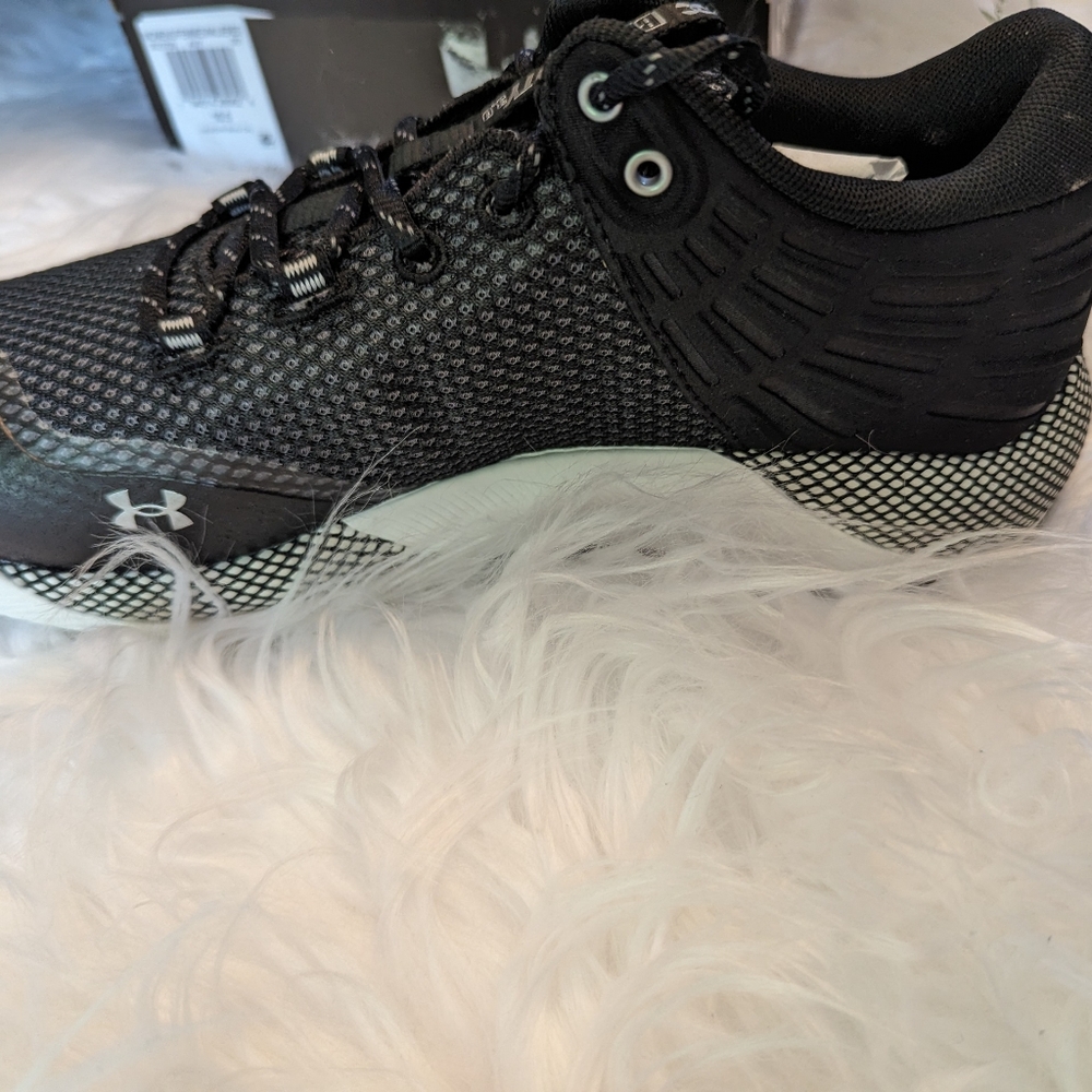 Women's size 10.5 Under Armour HOVR Block City VOLLEYBALL /BASKETBALL Brand New - Picture 2 of 7
